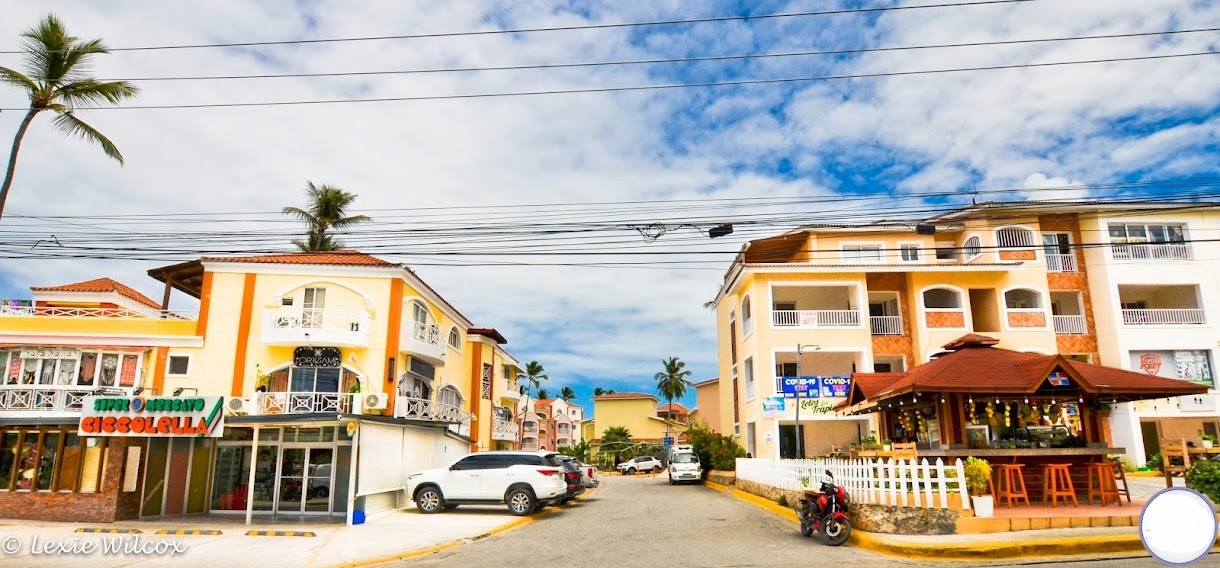 LUXURY 2 BEDROOM PENTHOUSE IN BEACHTOWN AREA